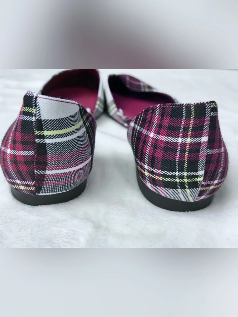 Isaac Mizrahi Women’s Red Black White Plaid Pointed-Toe Flats Size 10
